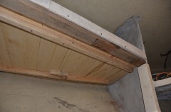 Bottom of the mold and showing the support